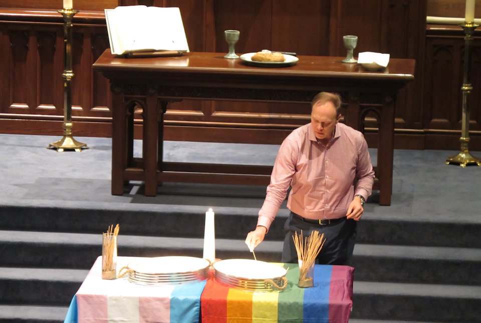 Lighting candles at Grand Rapids First UMC