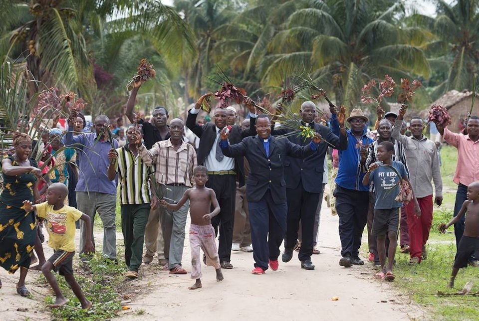 Procession of church members in DR Congo