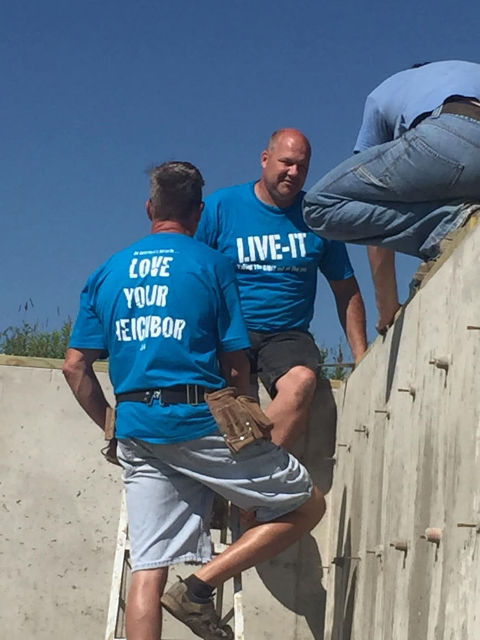 Volunteers help Wisconsin flood recovery