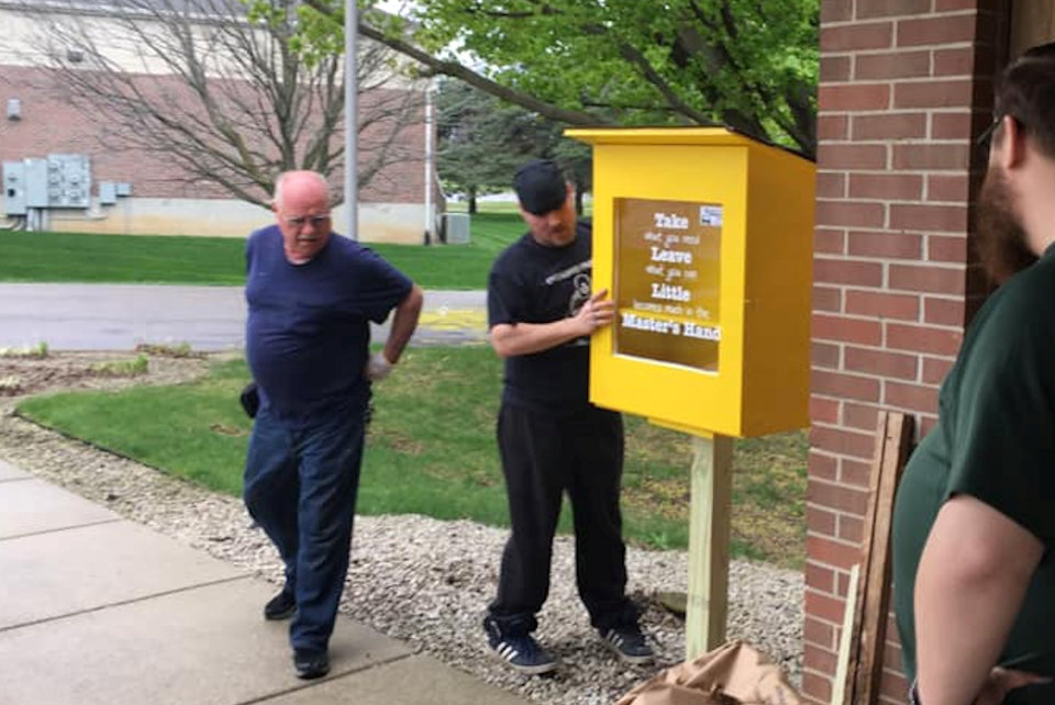 Feeding neighbors with a Food Box