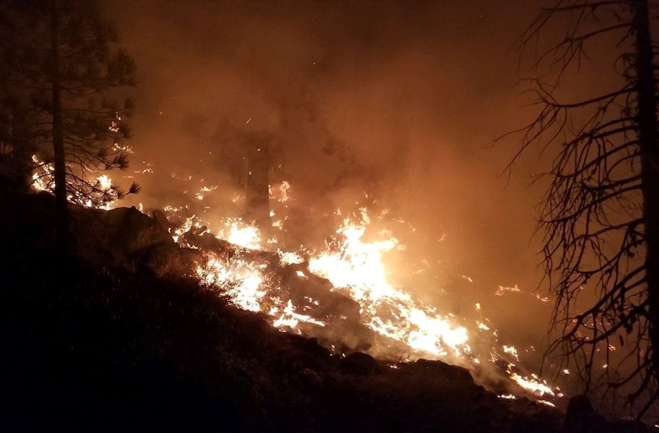 Wildfire advancing in CA