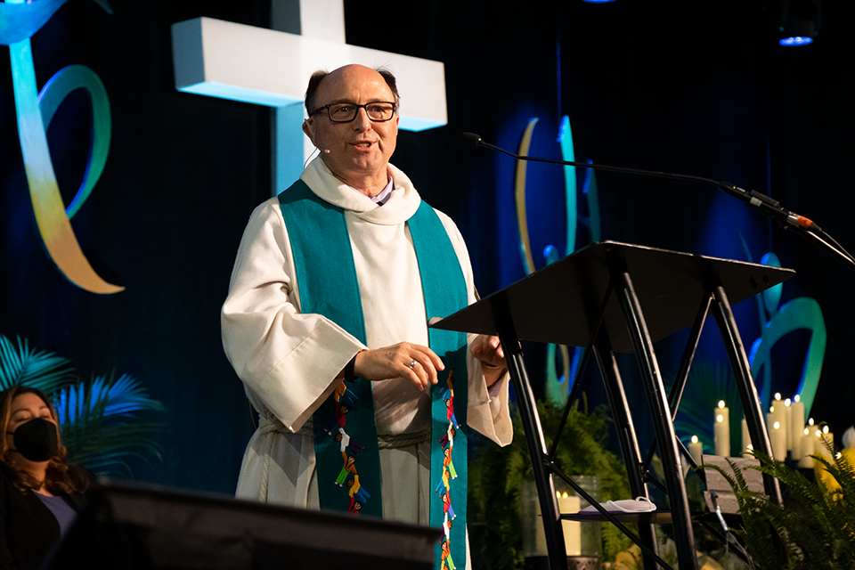 Bishop David Bard preaches in the opening worship service of the 2022 Annual Confernce.