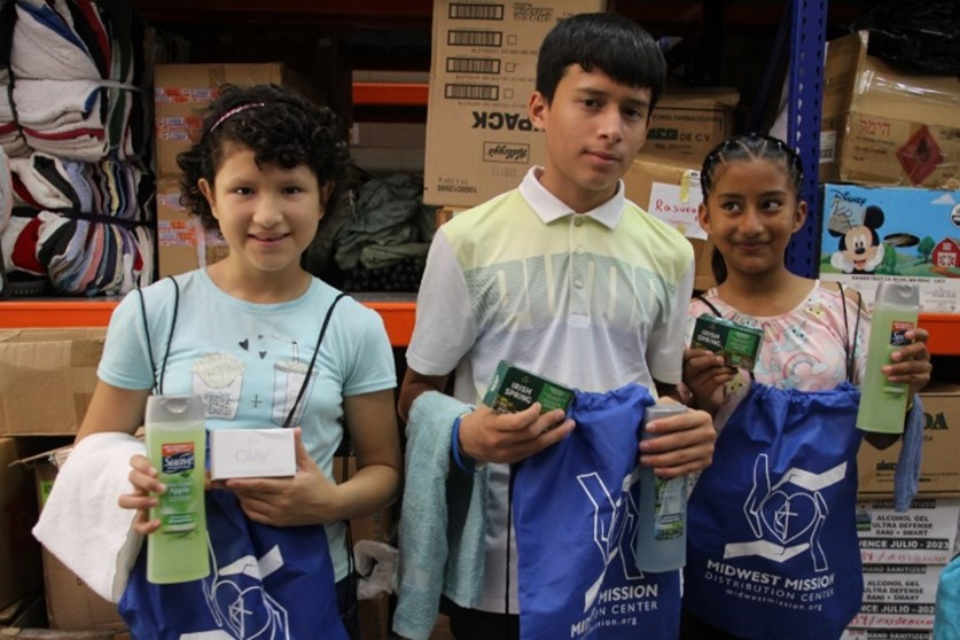 Children receiving Personal Dignity Kits