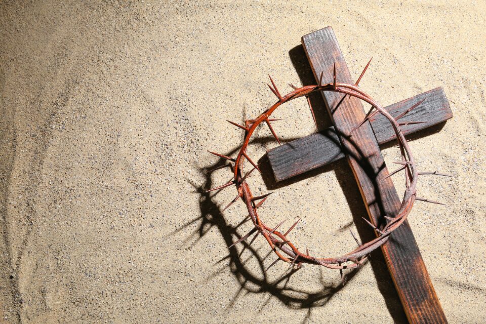 Crown of thorns and cross for Good Friday