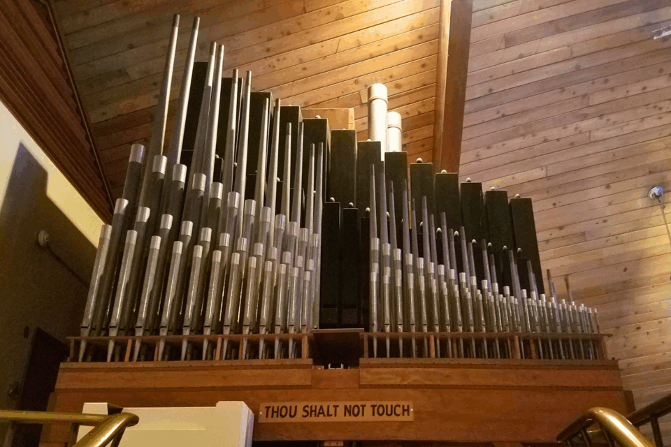 Pipe organ