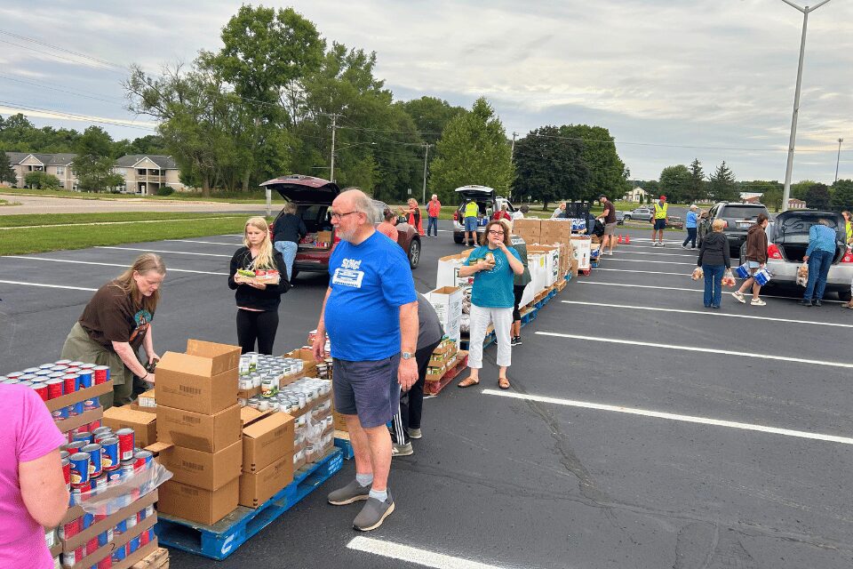 Mobile food distribution