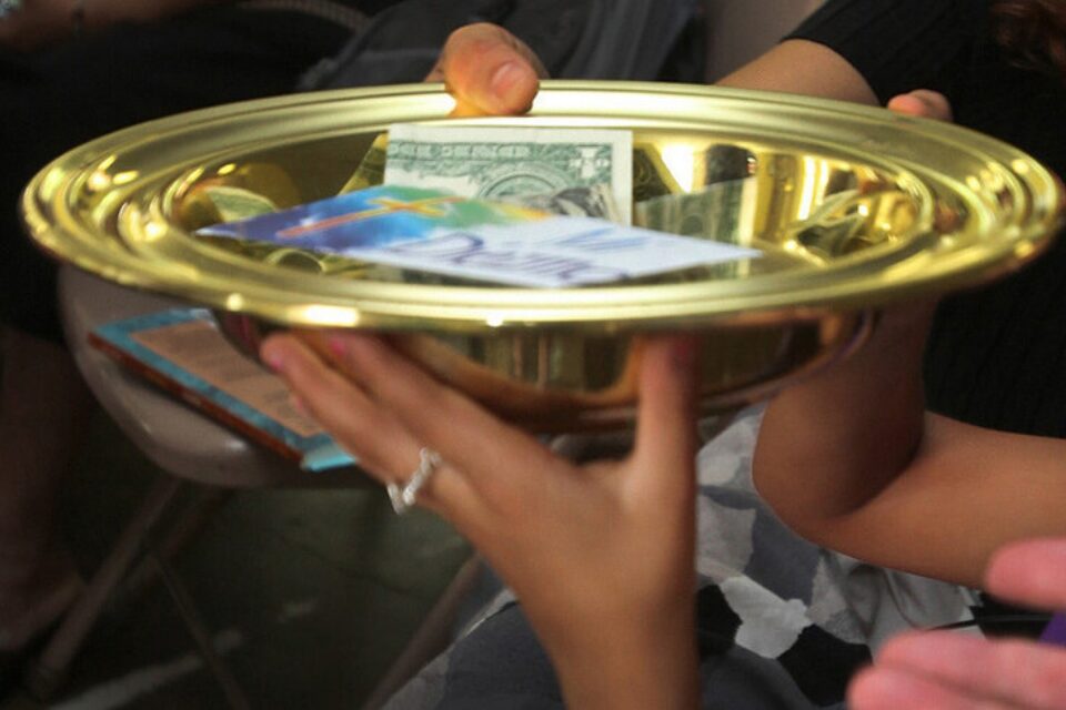 Offering plate