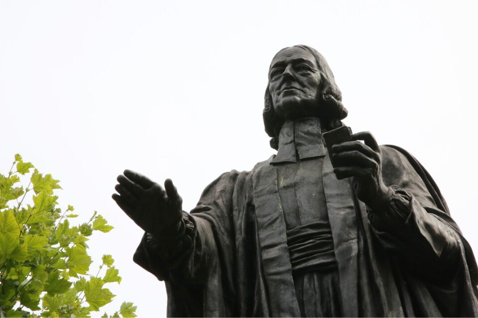 Statue of John Wesley