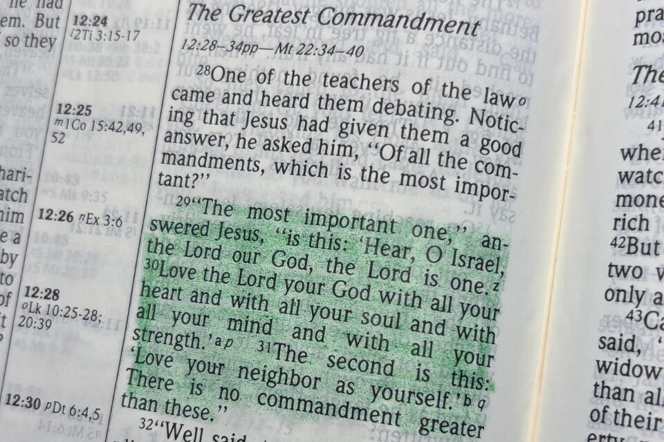 Bible verse about greatest commandment