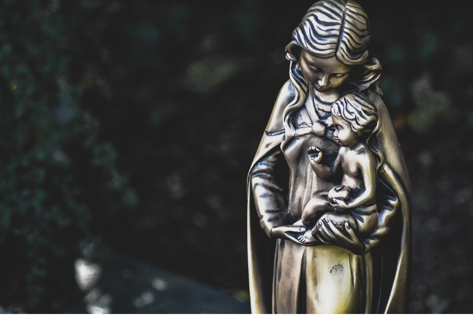 Statue of Mary and baby Jesus
