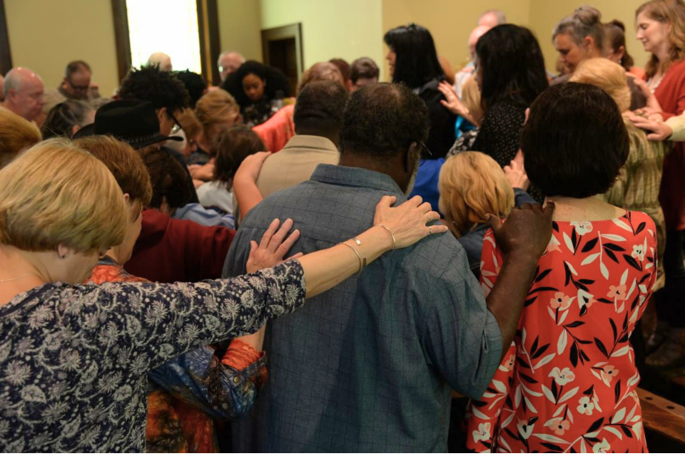 People praying